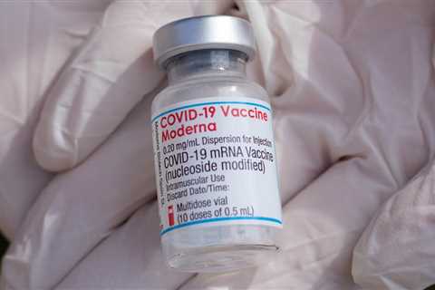 Moderna seeks EUA for fourth dose of COVID-19 vaccine for all adults