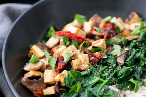 Savory Oatmeal with Spinach, Mushrooms, and Tofu