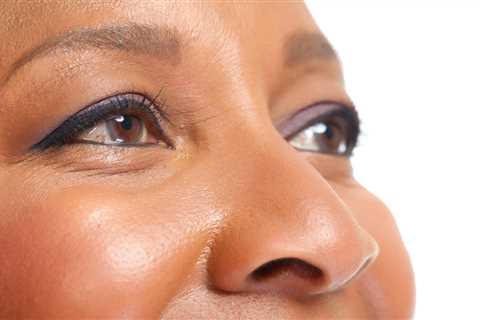 Natural Makeup Looks for Women in Their 50s
