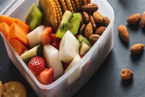 Healthy Snacking: How to Choose Nutrient-Dense Foods and Limit Unhealthy Foods
