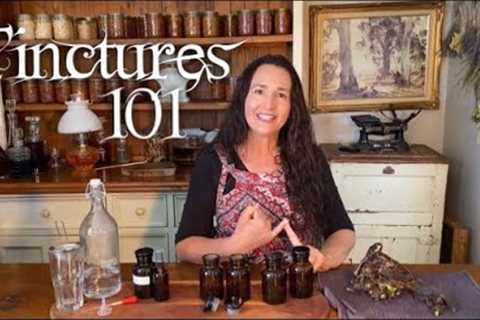 How To Make Tinctures 101 / Wound Healing Tincture Spray / Herbal Medicine From The Garden