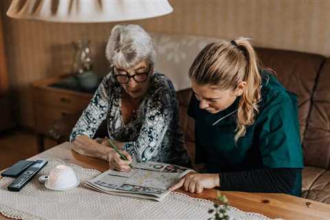 Simple Activities Like Journaling, Playing Chess May Reduce Risk of Dementia