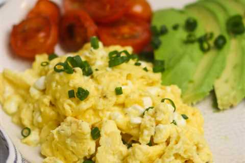 High-Protein Scrambled Eggs with Cottage Cheese