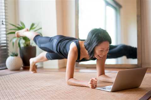 Not Hitting Your Fitness Goals? A Virtual Trainer Can Help—Here’s How To Pick the Right One
