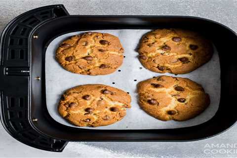 8 Best Chocolate Chip Cookie Recipes
