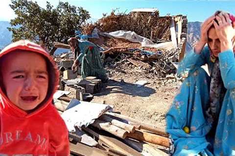 Documentary on the daily life of Ziba and Maryam, continuing to make a house for a shelter