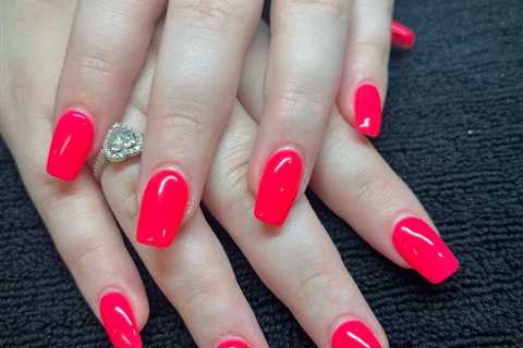 Get Ready for the Trend of Pink and Orange Nails!
