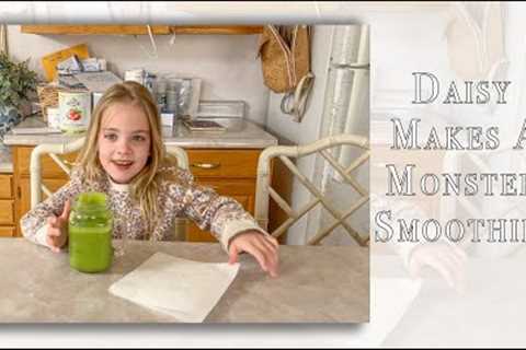 Daisy Makes a Monster Smoothie!