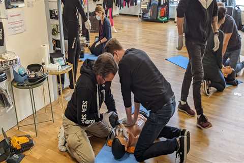 The Unforeseen Emergencies: How Basic Life Support Training Can Save Lives In Nottingham's Massage..