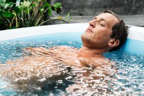 Cold-Water Therapy Can Help Everything From Anxiety to Achy Joints—These Are the Best At-Home Ice..