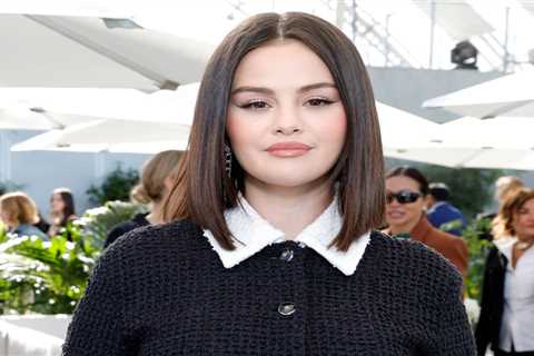 Selena Gomez Flaunts Stunning Engagement Ring and Chic Nails