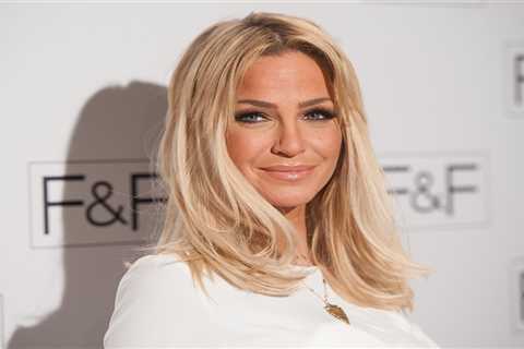 Study Led by Doctor Treating Sarah Harding Expands Breast Cancer Checks for Women Aged 30